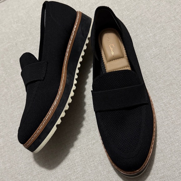me too Shoes - Like New-Me Too brand “Barrett” Mesh Loafers-Sz 8-Black-Elevated Cushioned Heel